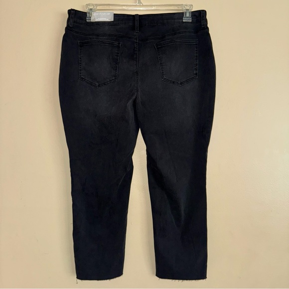 Chico’s Black So Slimming Beaded Vines Girlfriend Slim Leg Jean 2.5P NWT! - Picture 5 of 8